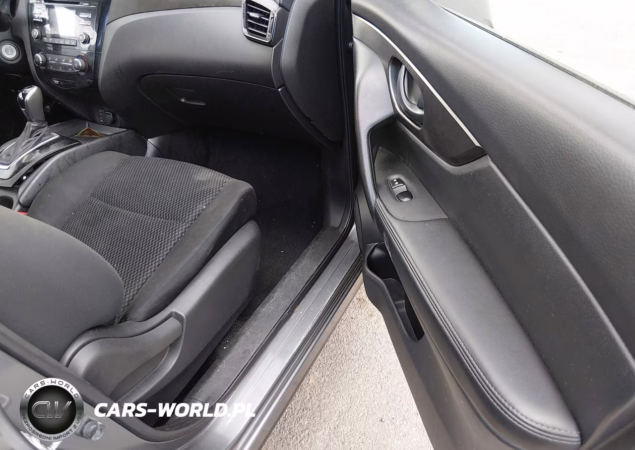 2018 Nissan Rogue Sport S VIN:JN1BJ1CR7JW289157 - 5