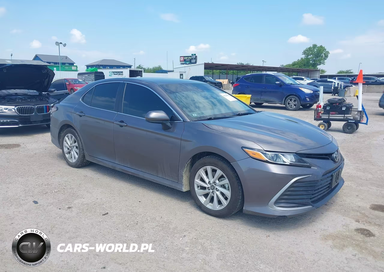 2024 Toyota Camry Le – zdjęcie 1 z 16