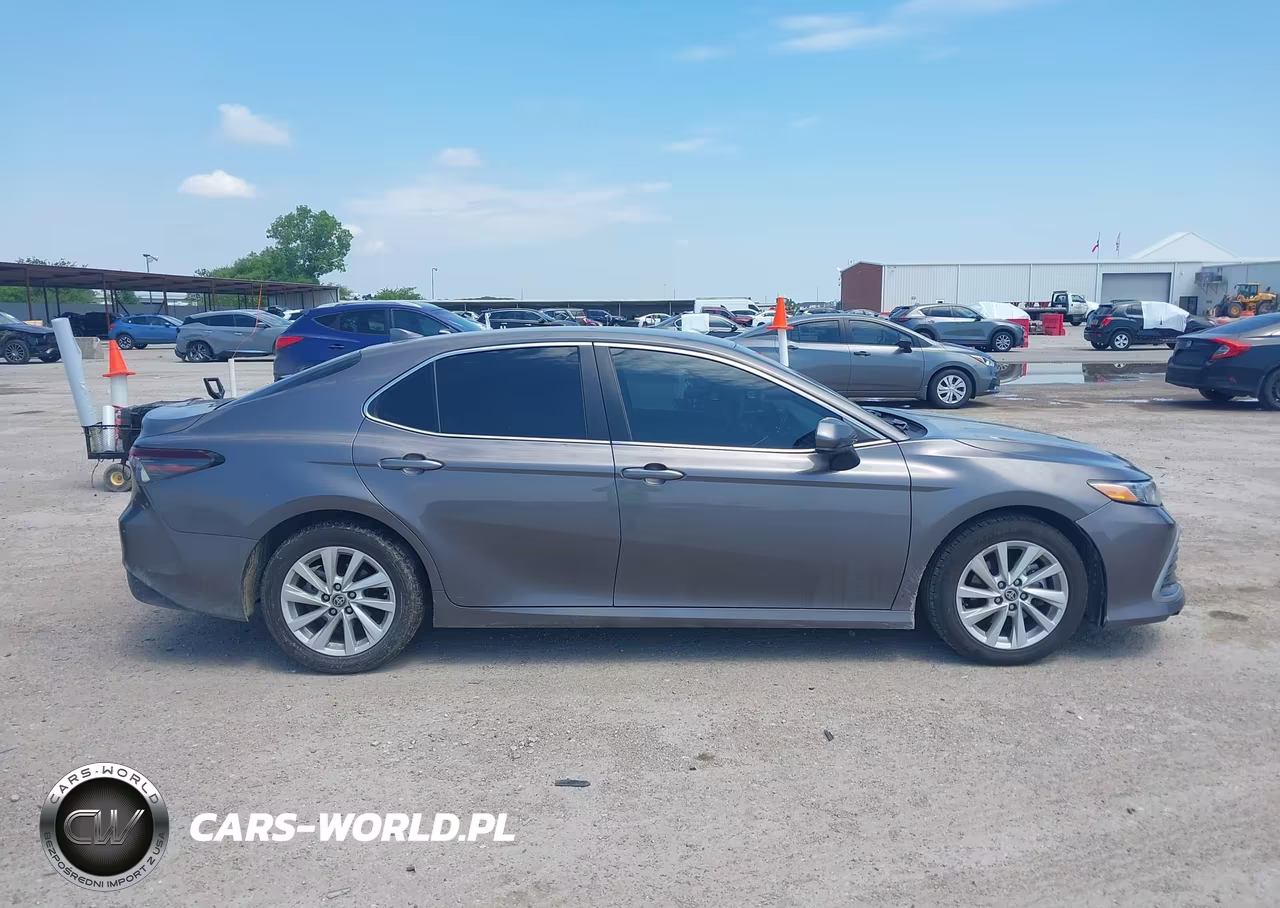 2024 Toyota Camry Le VIN:4T1C11AK8RU843882 - 13