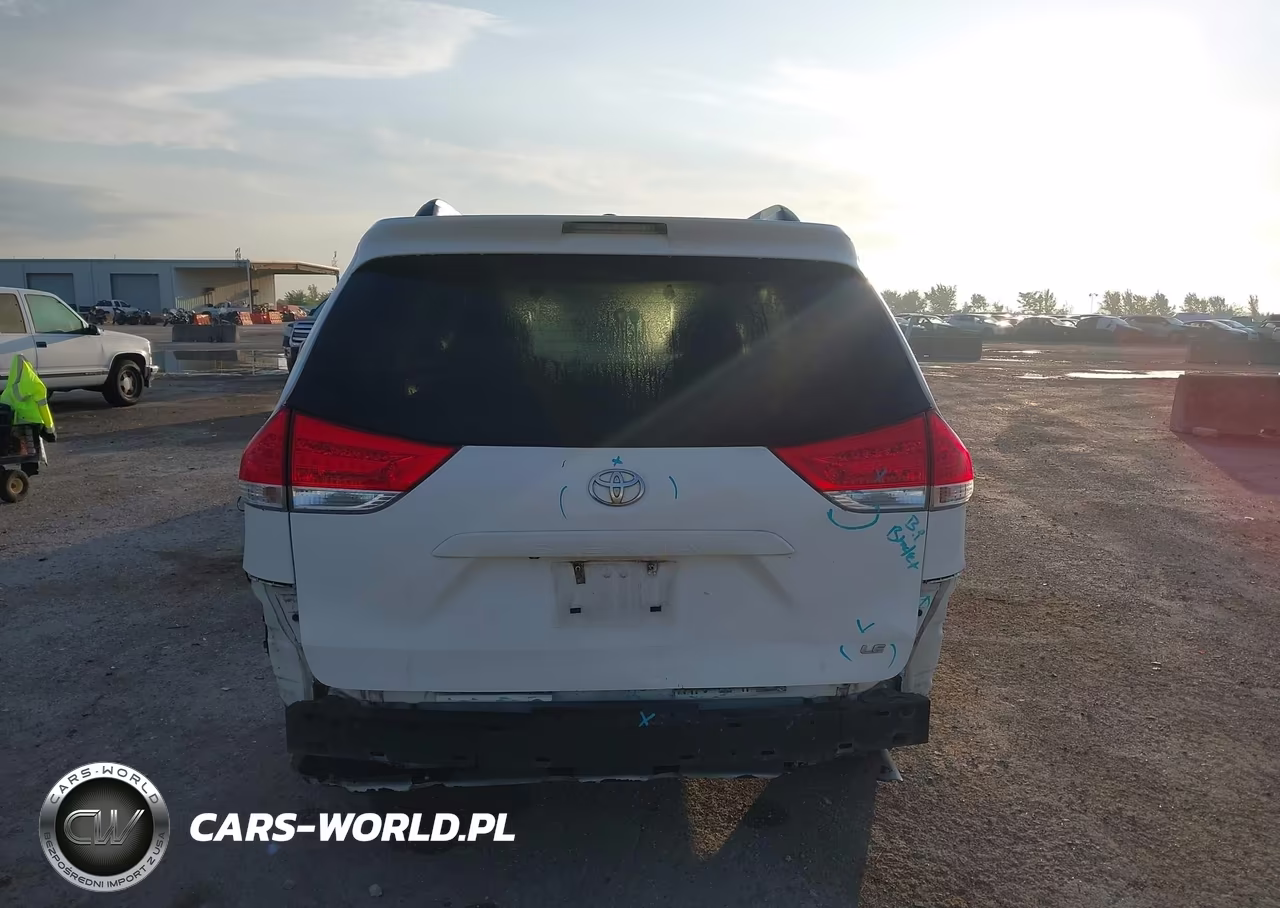 2011 Toyota Sienna Le V6 VIN:5TDKK3DC8BS072637 - 16