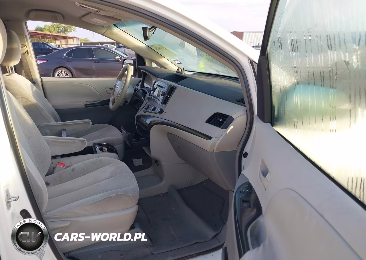 2011 Toyota Sienna Le V6 VIN:5TDKK3DC8BS072637 - 5