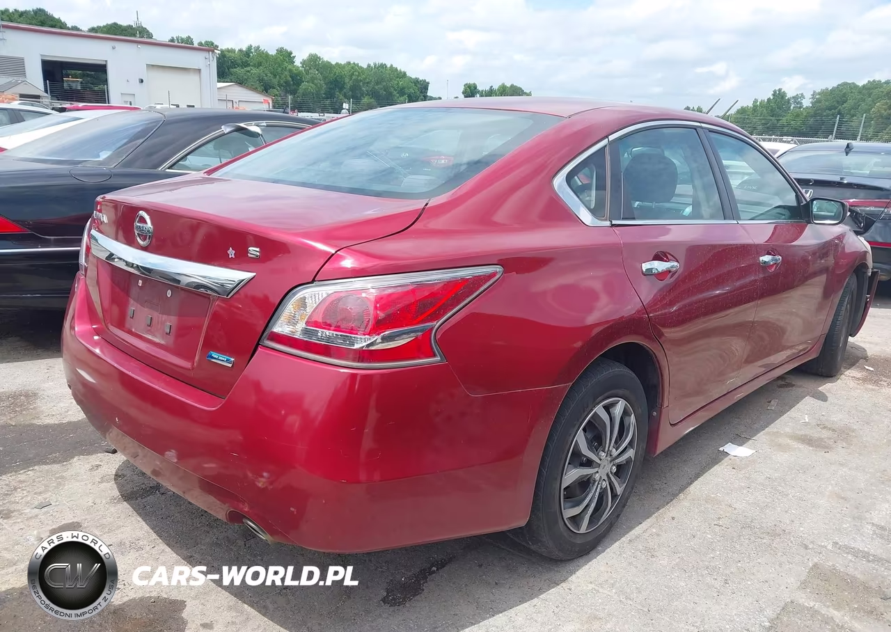 2014 Nissan Altima 2.5 S VIN:1N4AL3AP6EN250643 - 4