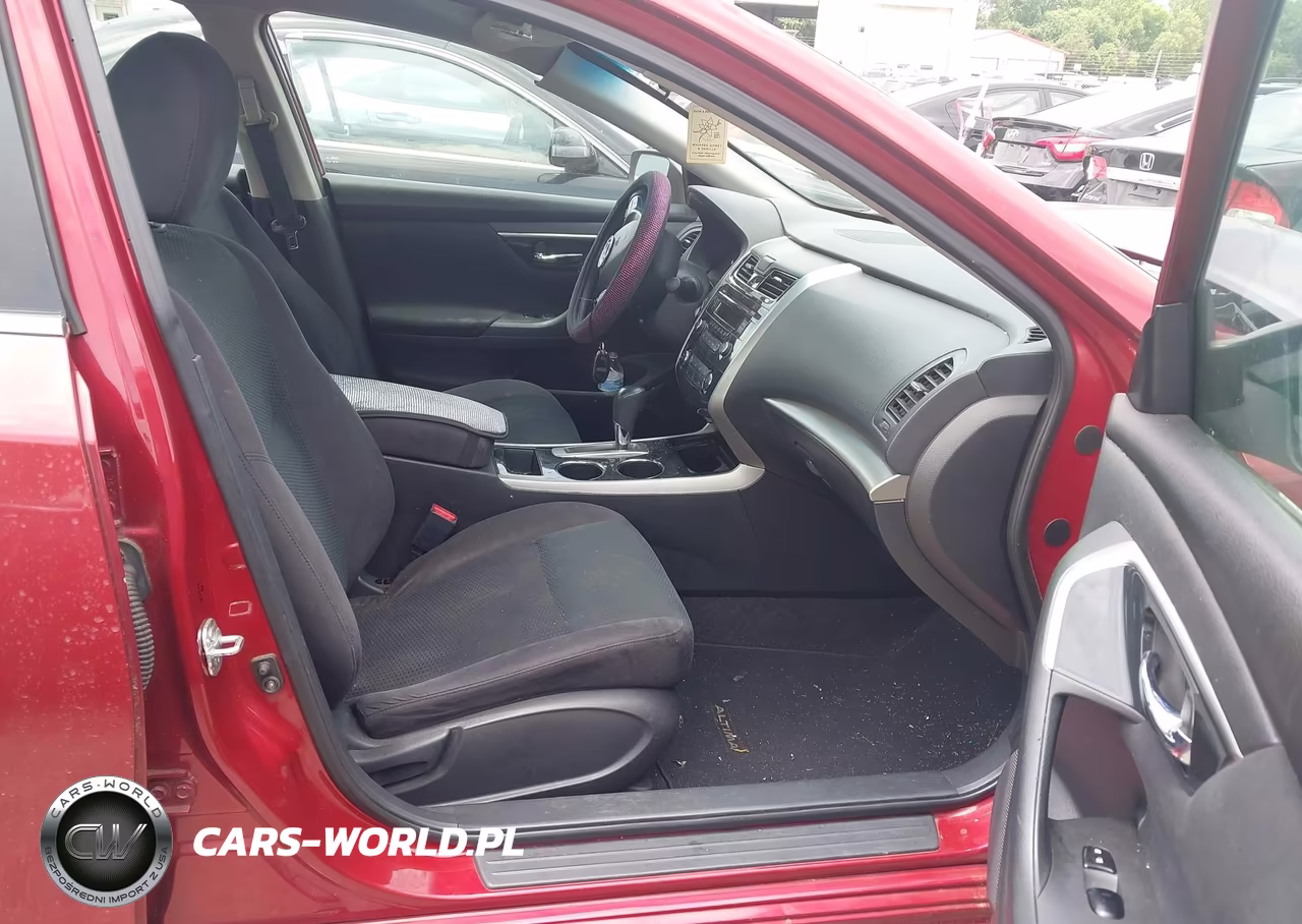 2014 Nissan Altima 2.5 S VIN:1N4AL3AP6EN250643 - 5