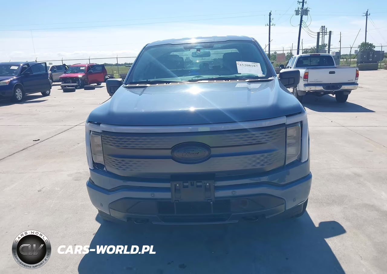 2023 Ford F-150 Lightning Xlt VIN:1FTVW1EL1PWG52517 - 12