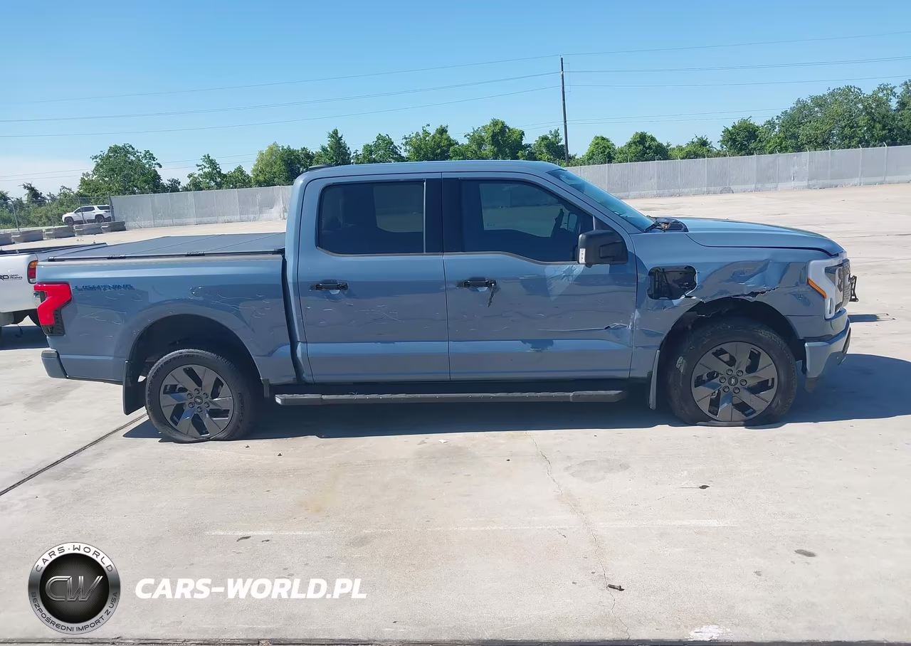2023 Ford F-150 Lightning Xlt VIN:1FTVW1EL1PWG52517 - 13