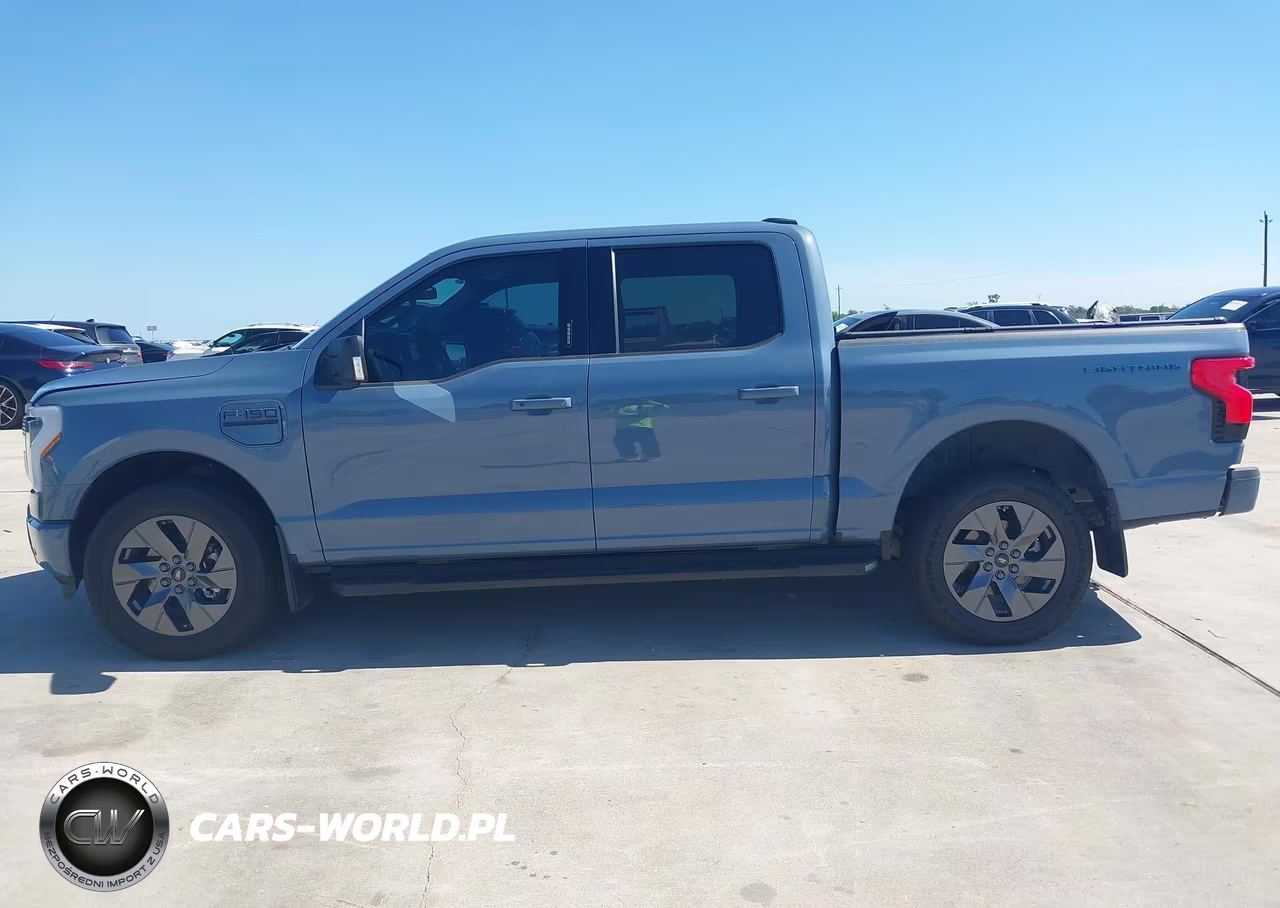2023 Ford F-150 Lightning Xlt VIN:1FTVW1EL1PWG52517 - 14