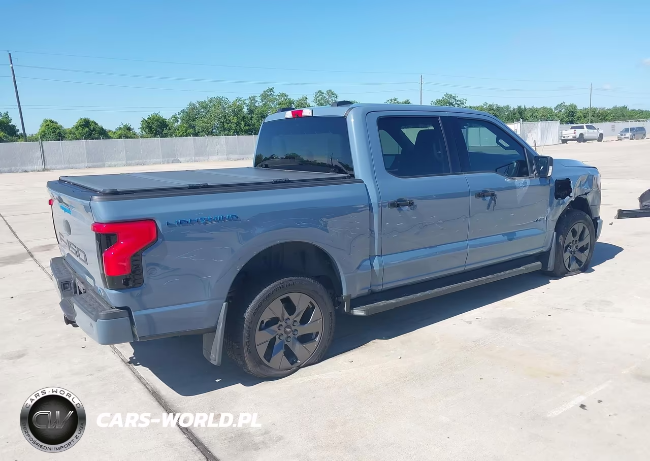 2023 Ford F-150 Lightning Xlt VIN:1FTVW1EL1PWG52517 - 4
