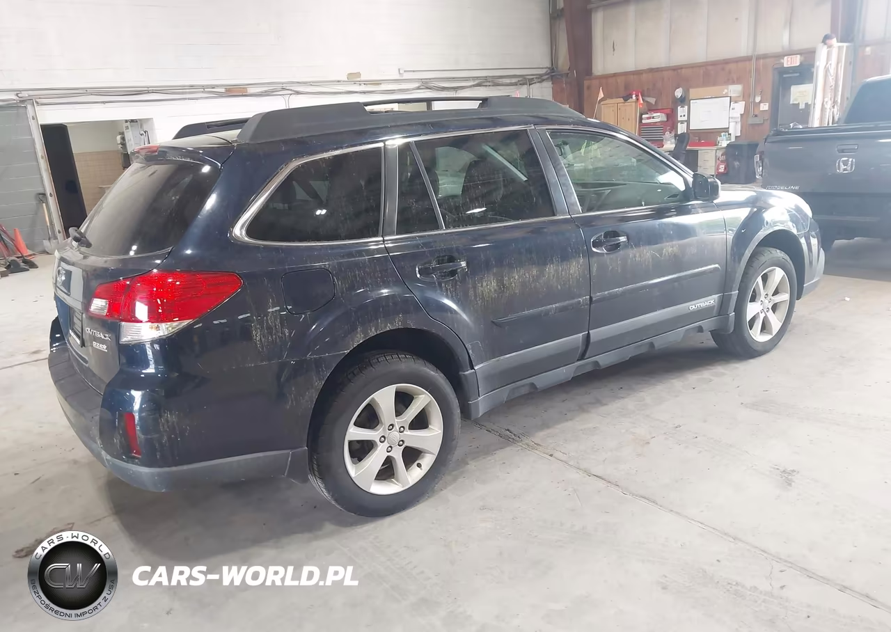 2013 Subaru Outback 2.5I Premium VIN:4S4BRBCC4D3231032 - 4
