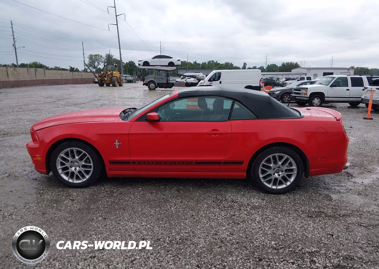 2014 Ford Mustang V6 Premium VIN:1ZVBP8EM6E5319750 - 14