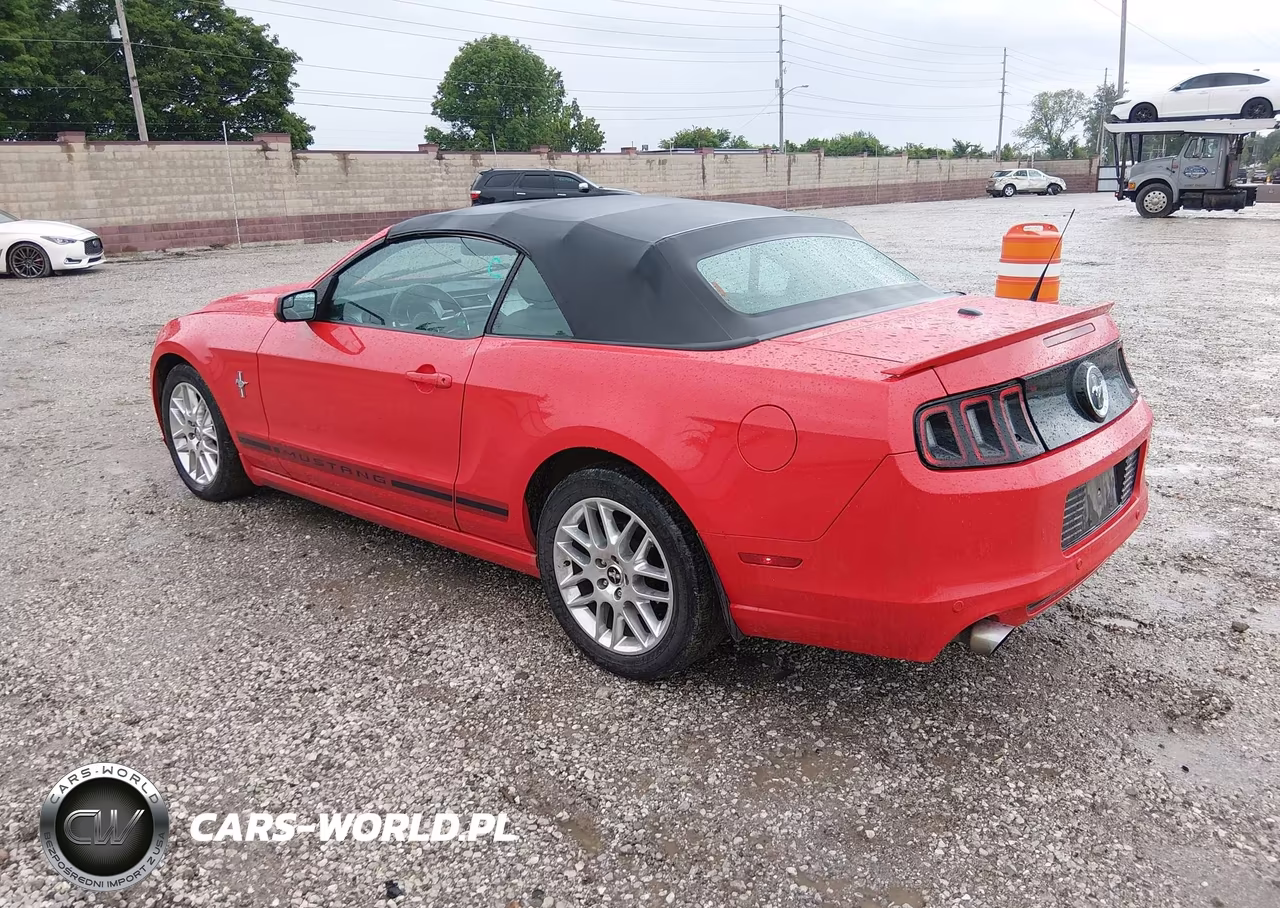 2014 Ford Mustang V6 Premium VIN:1ZVBP8EM6E5319750 - 3