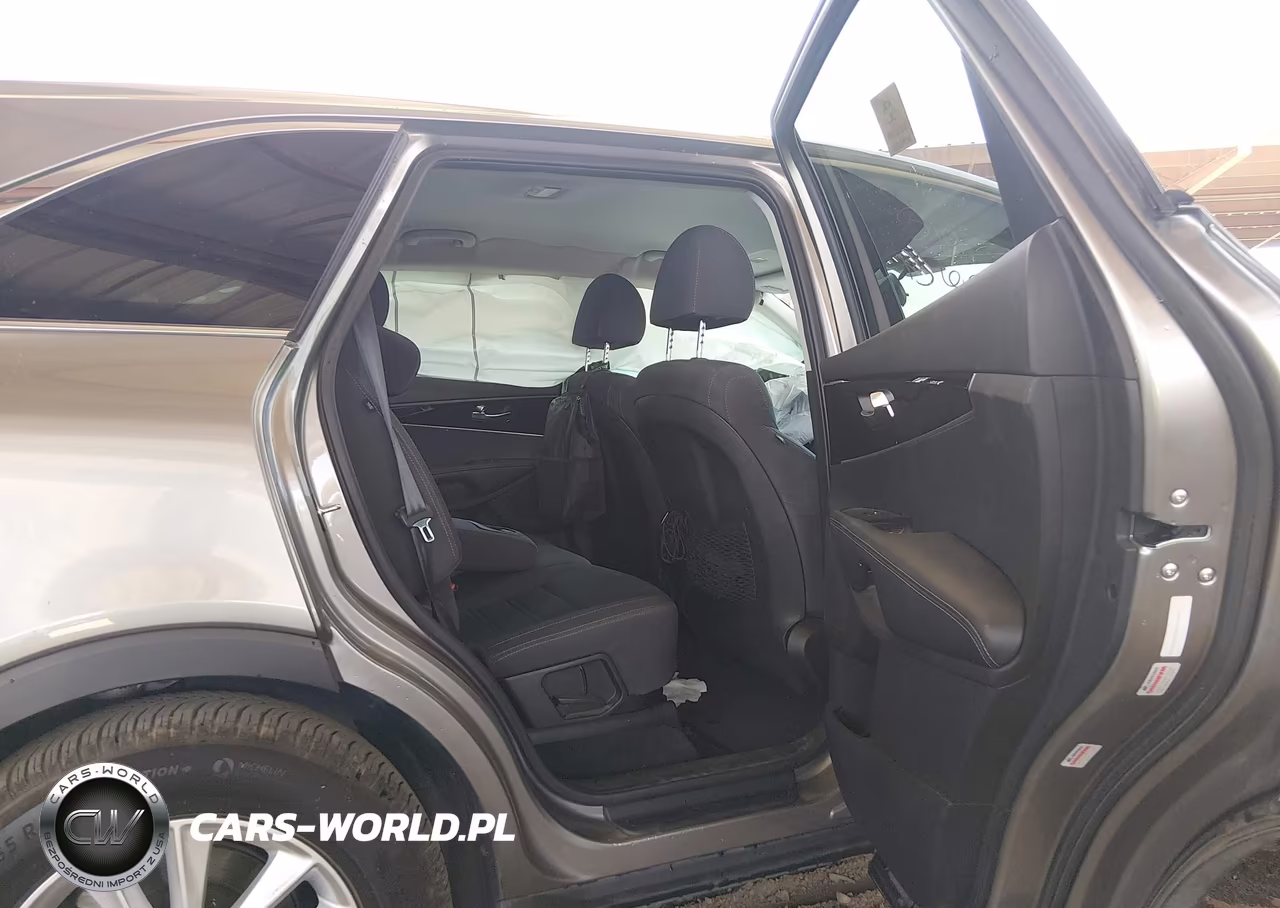 2019 Kia Sorento 2.4L L VIN:5XYPG4A36KG479502 - 8