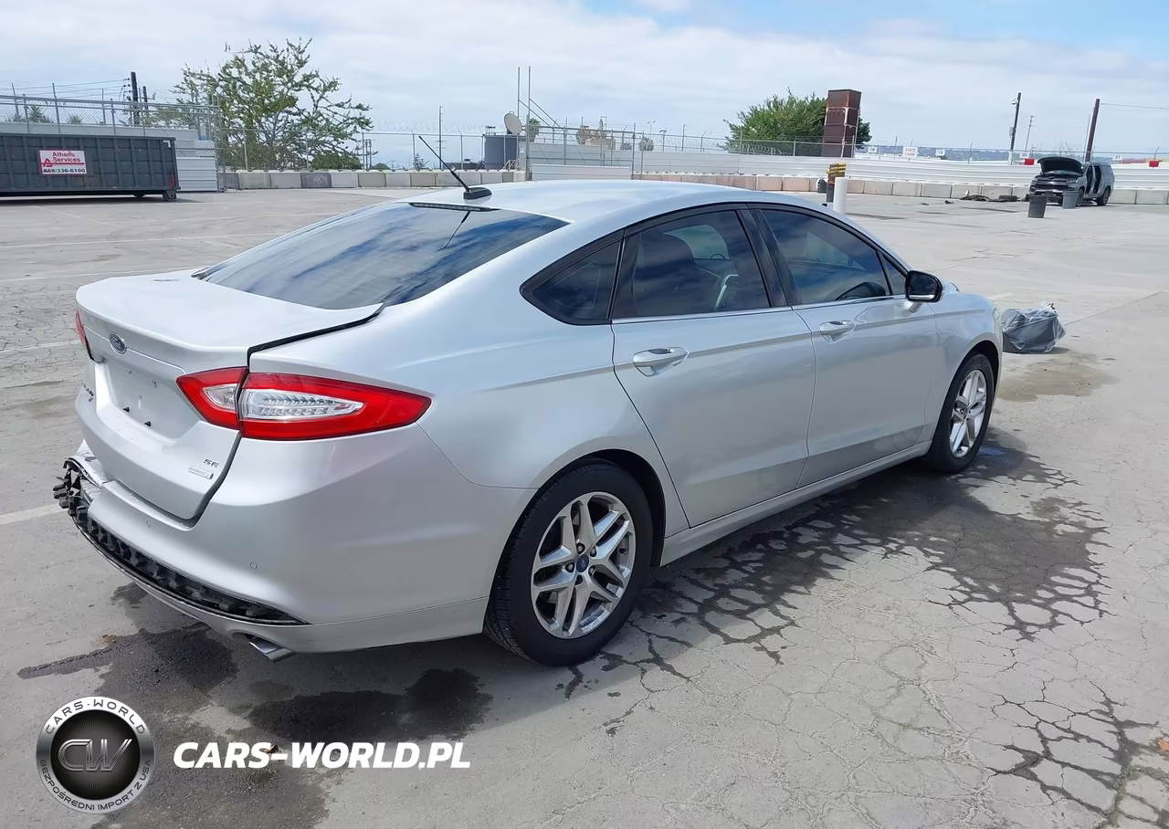 2013 Ford Fusion Se VIN:3FA6P0HR4DR135373 - 4