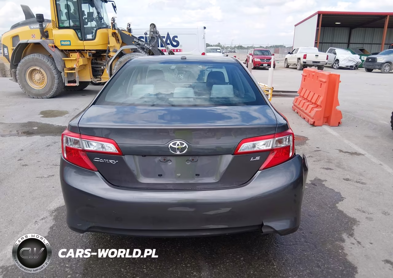 2014 Toyota Camry Le VIN:4T4BF1FK7ER402573 - 16