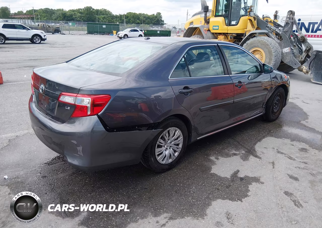 2014 Toyota Camry Le VIN:4T4BF1FK7ER402573 - 4