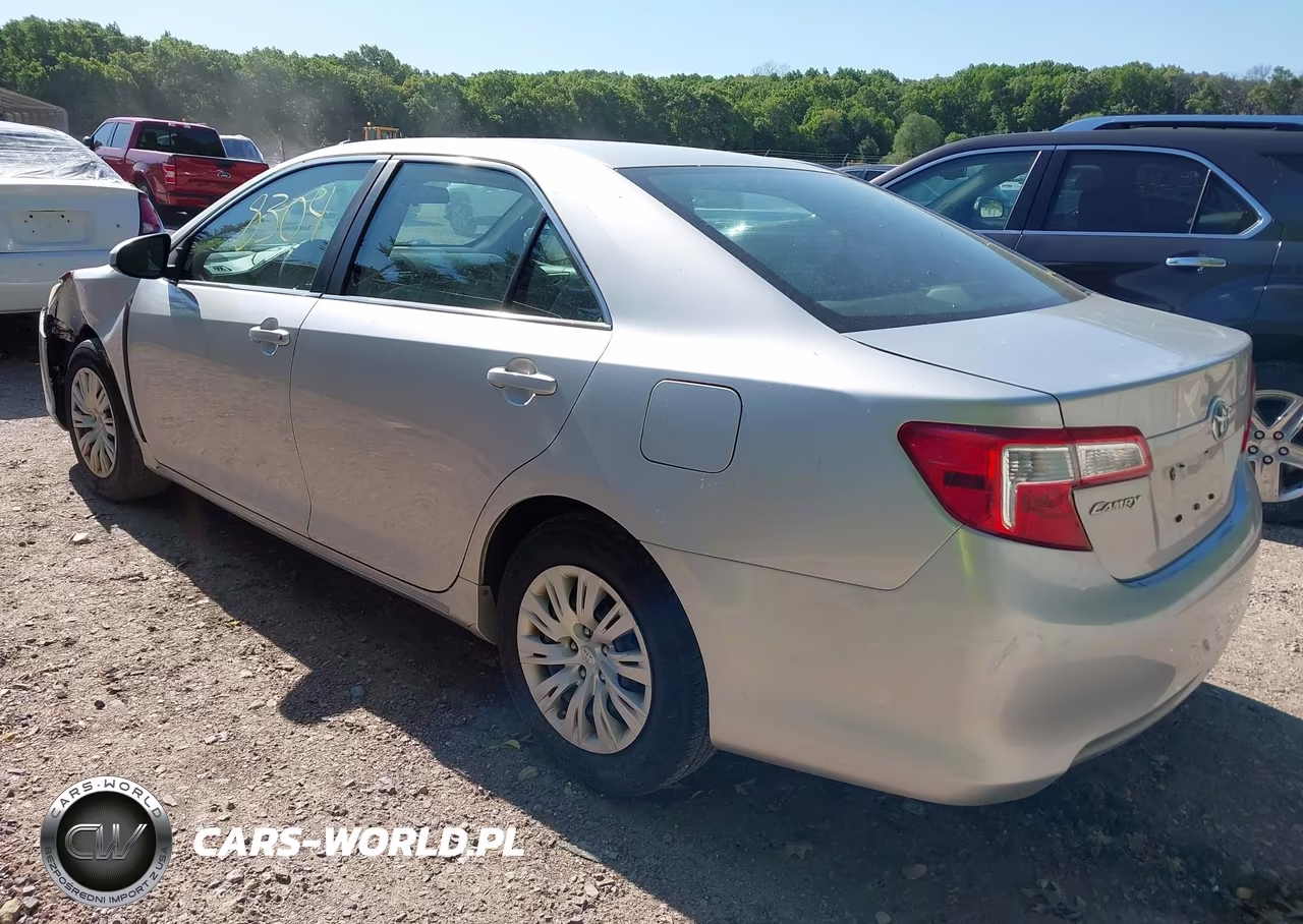 2013 Toyota Camry Le VIN:4T4BF1FKXDR310209 - 3