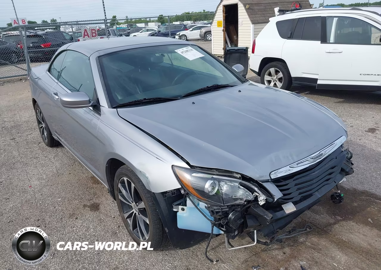 2013 Chrysler 200 S – zdjęcie 1 z 17