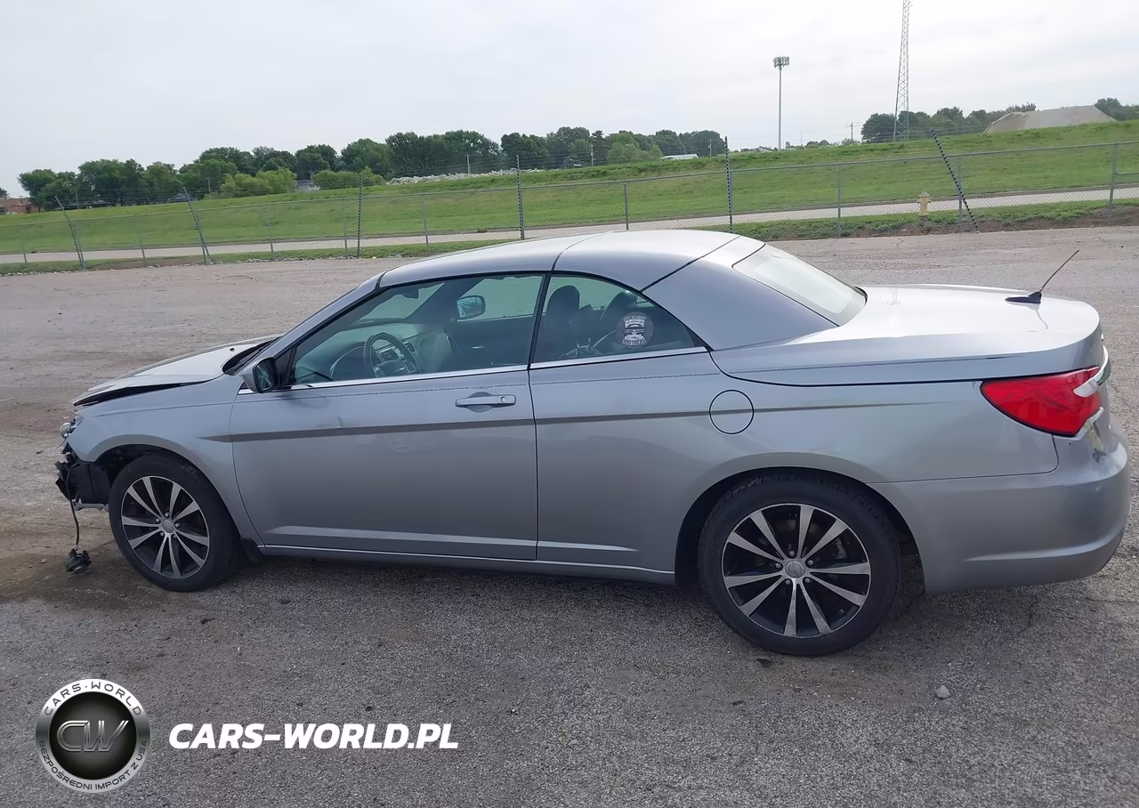 2013 Chrysler 200 S VIN:1C3BCBGG1DN652864 - 15