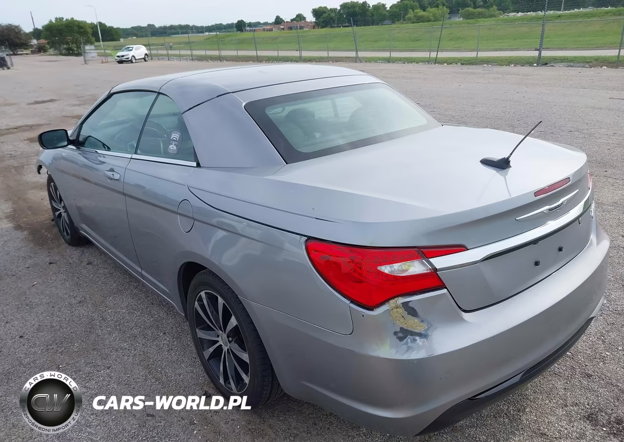2013 Chrysler 200 S VIN:1C3BCBGG1DN652864 - 3