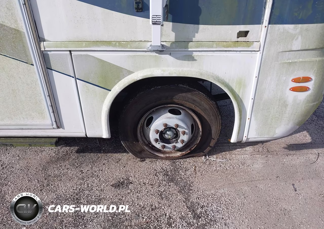 2004 Ford F550 Super Duty Stripped Chass VIN:1F6NF53SX40A00918 - 6