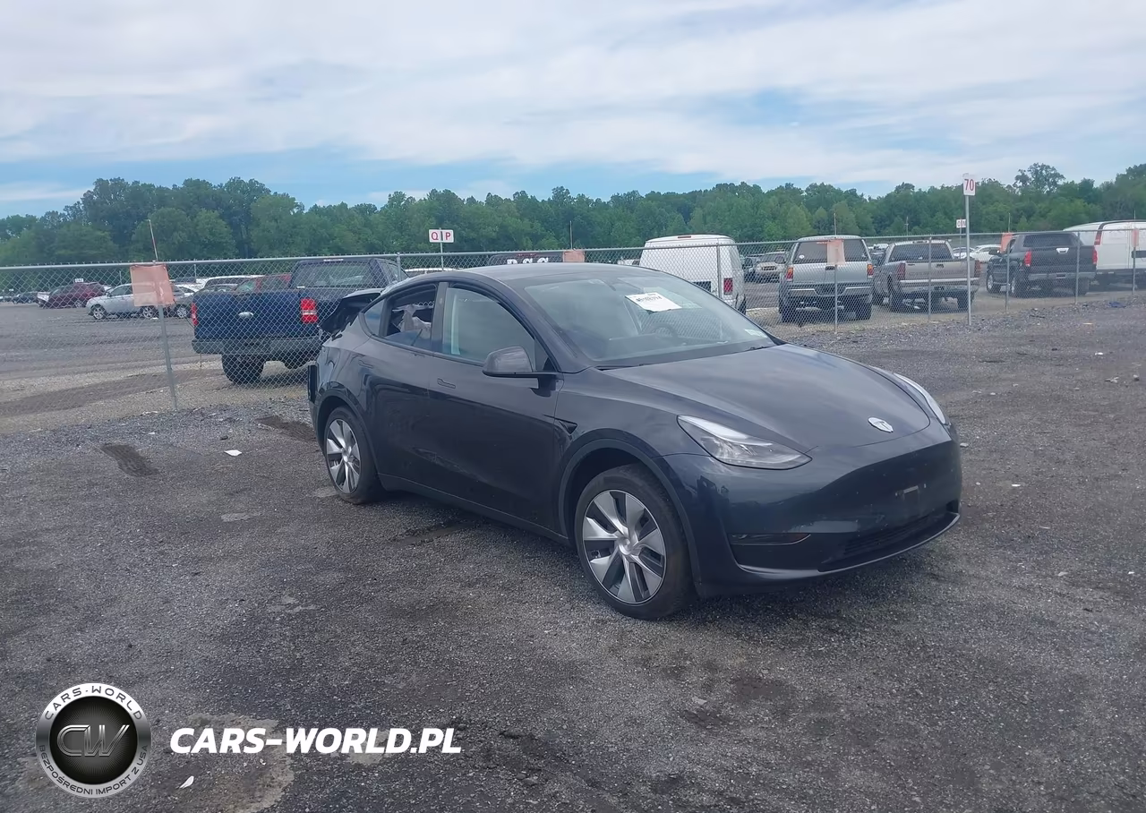 2024 Tesla Model Y – zdjęcie 1 z 17