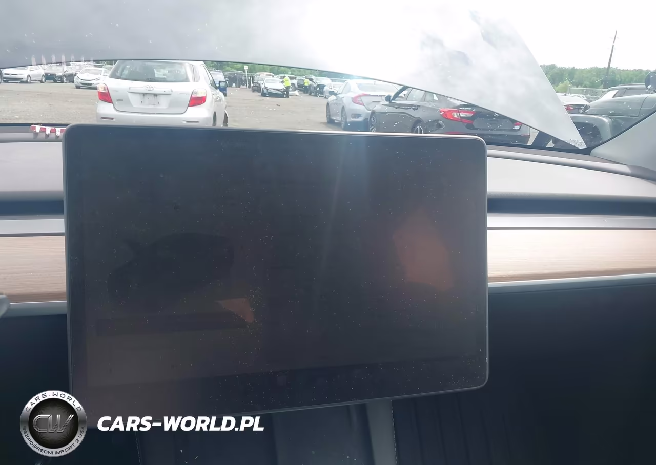2024 Tesla Model Y VIN:7SAYGDED9RF017950 - 17