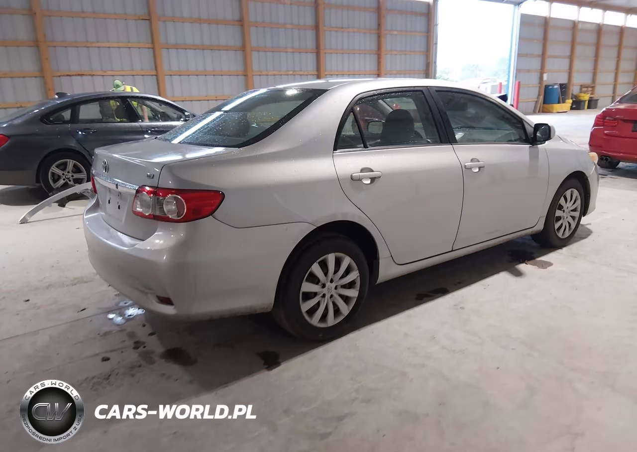 2013 Toyota Corolla Le VIN:5YFBU4EE4DP125622 - 4