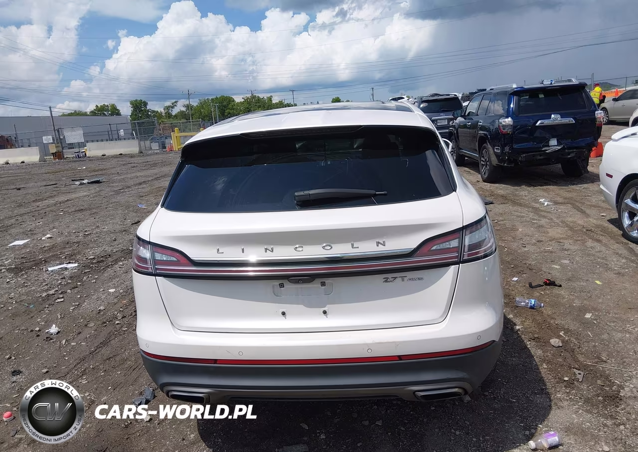 2019 Lincoln Nautilus Reserve VIN:2LMPJ8LP1KBL46465 - 17