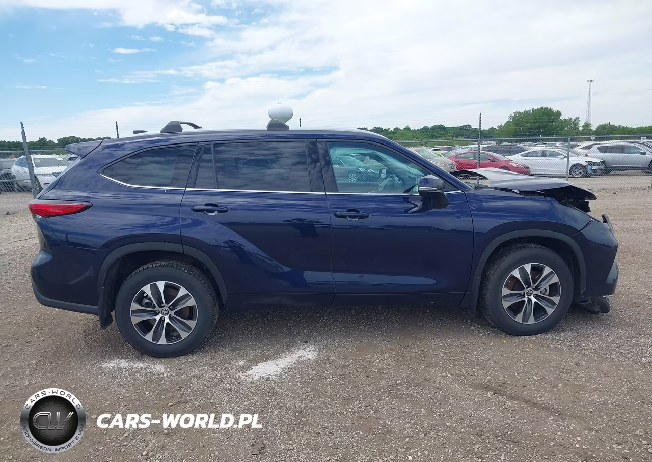 2022 Toyota Highlander Xle VIN:5TDGZRBH1NS567785 - 14