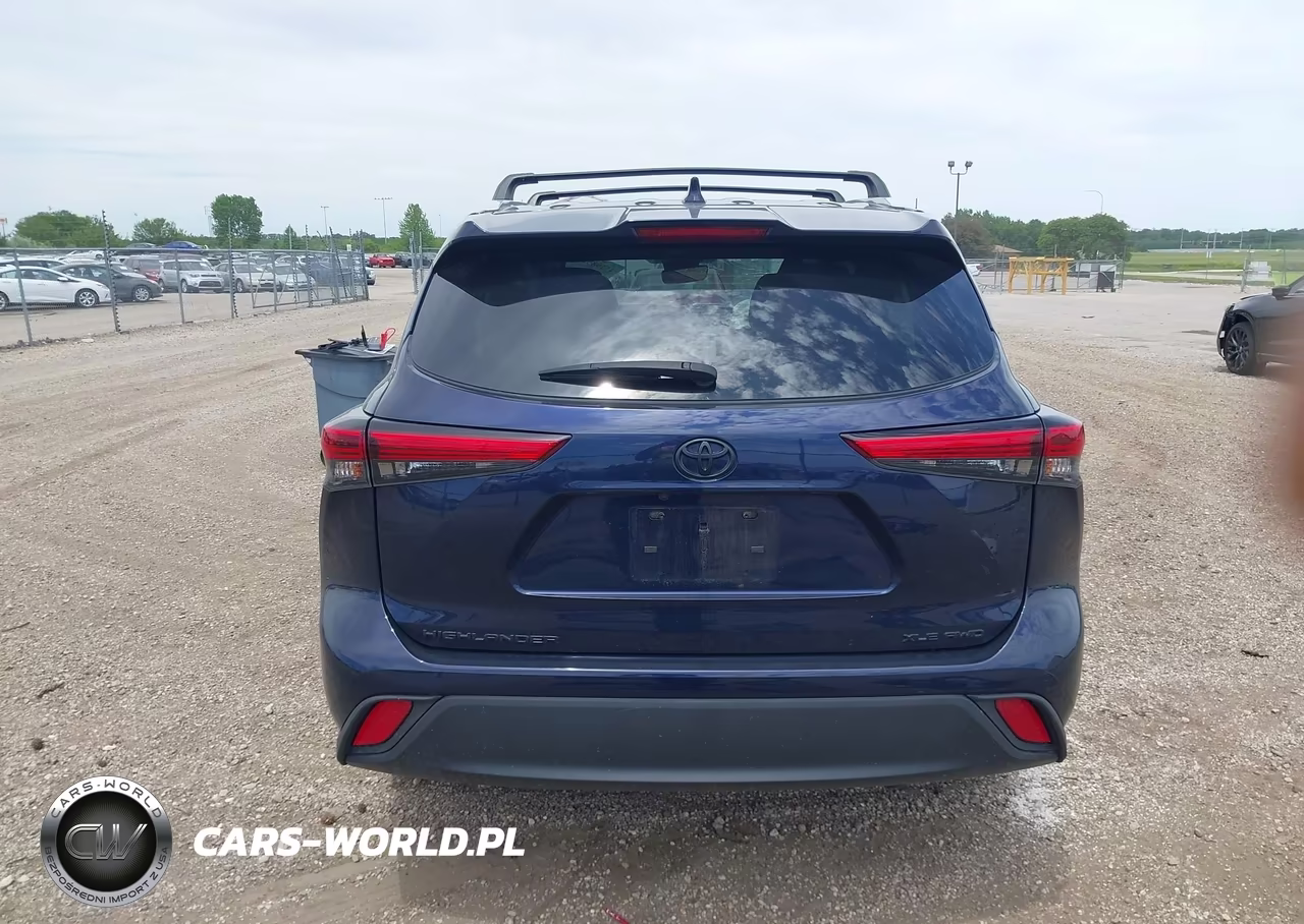 2022 Toyota Highlander Xle VIN:5TDGZRBH1NS567785 - 17