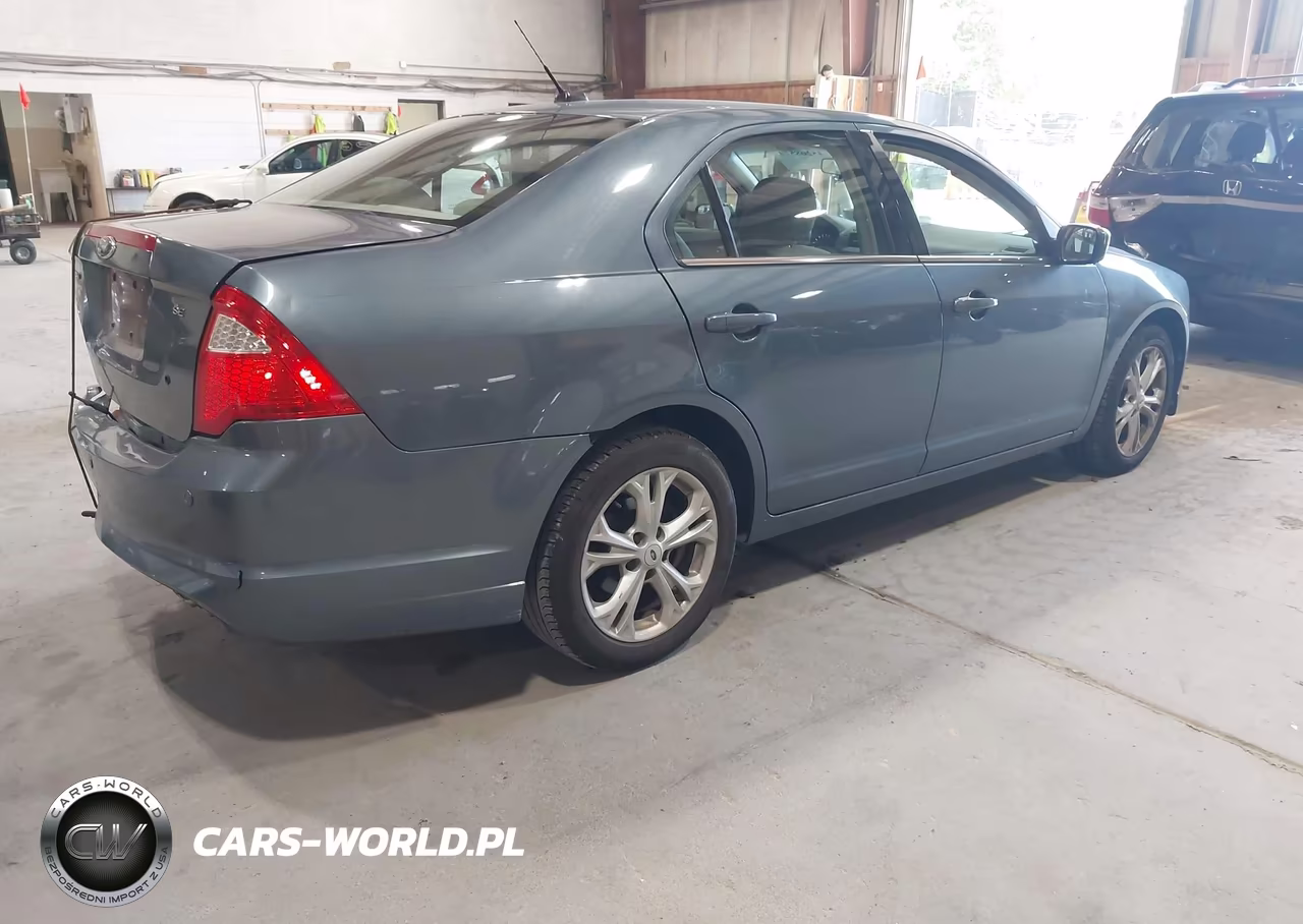 2012 Ford Fusion Se VIN:3FAHP0HA8CR111952 - 4