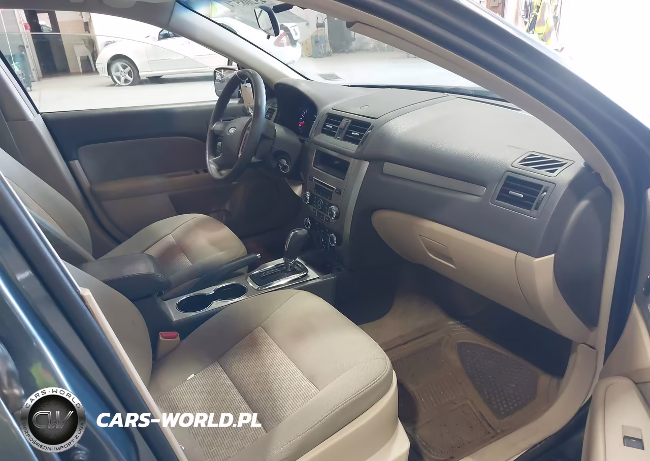 2012 Ford Fusion Se VIN:3FAHP0HA8CR111952 - 5