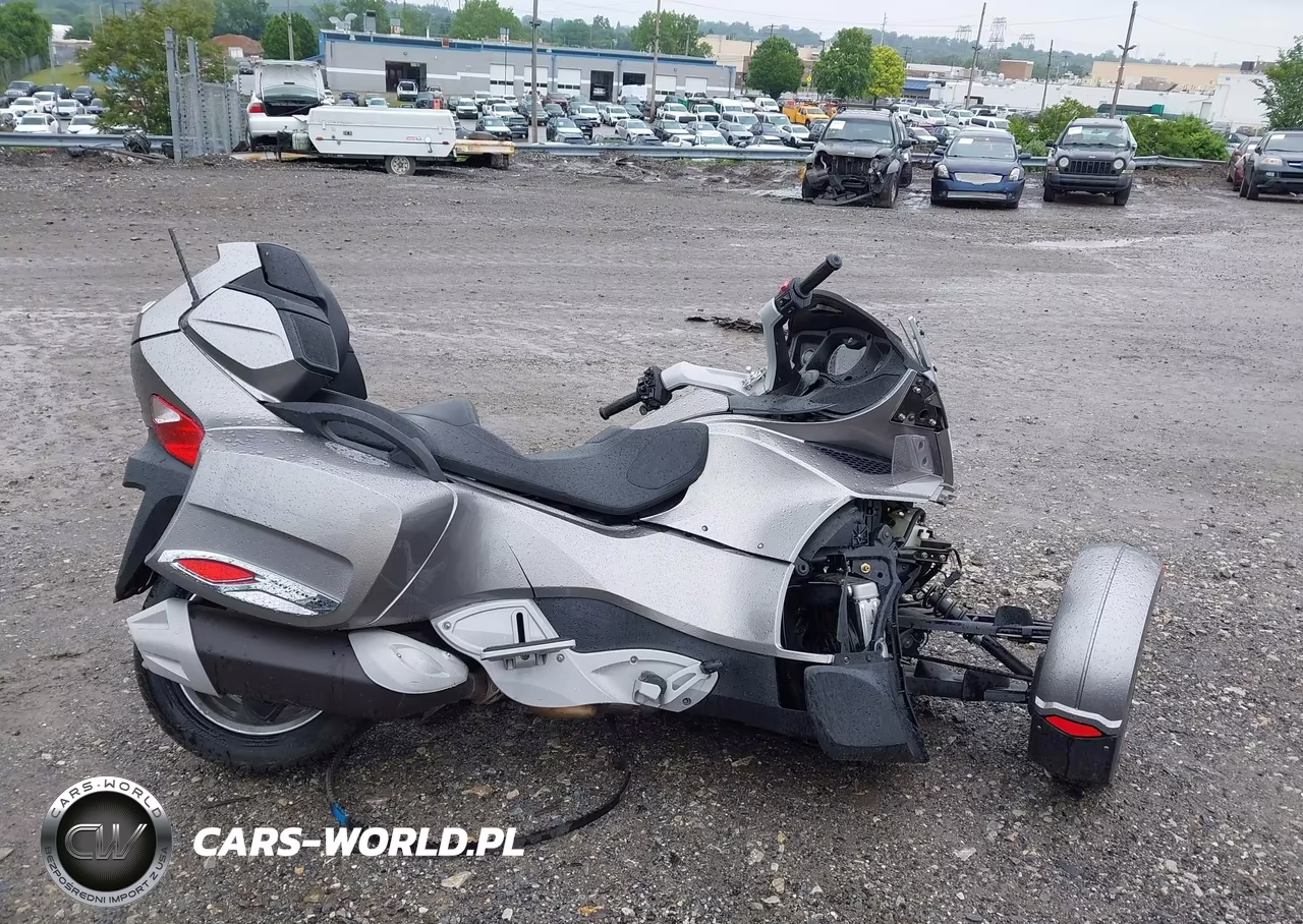 2011 Can-Am Spyder Roadster Rts VIN:2BXJBWC11BV002104 - 12