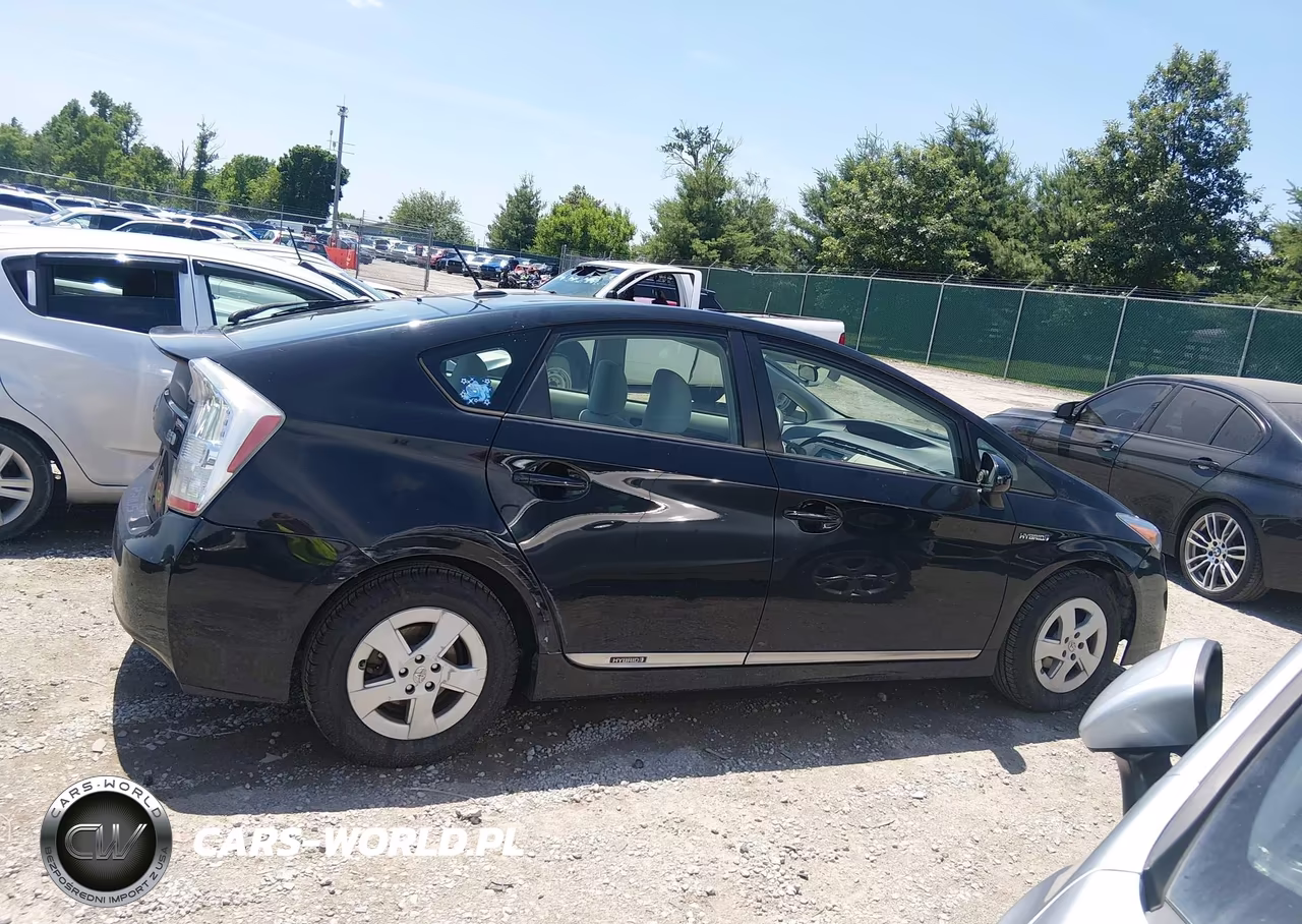 2011 Toyota Prius Two VIN:JTDKN3DU8B5354508 - 13