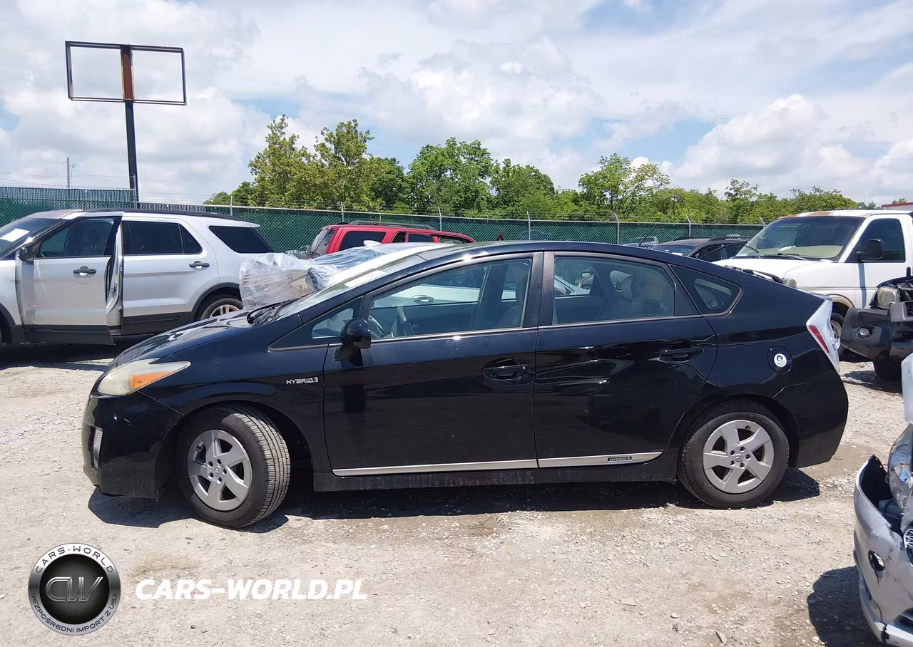 2011 Toyota Prius Two VIN:JTDKN3DU8B5354508 - 14
