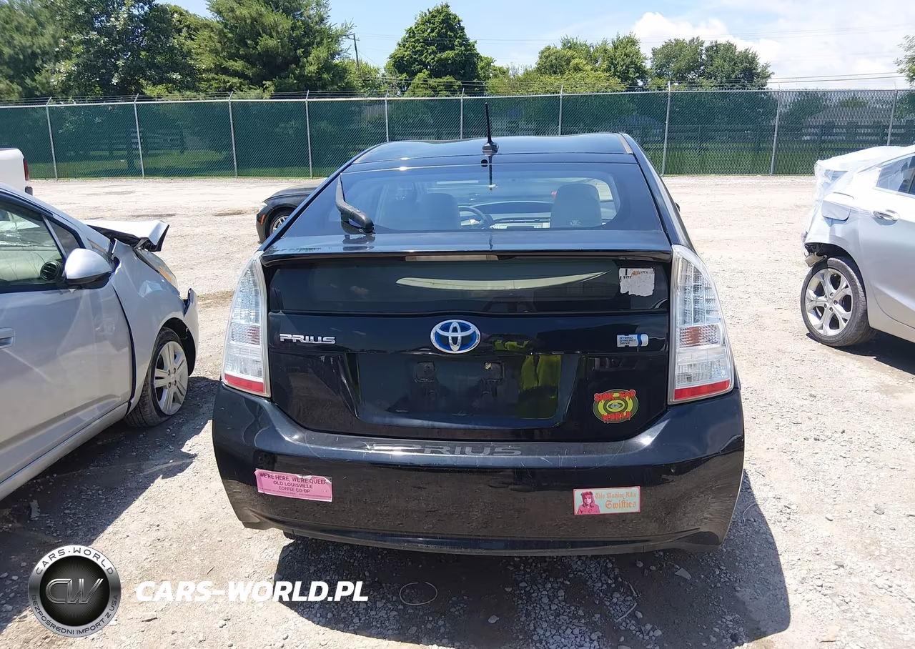 2011 Toyota Prius Two VIN:JTDKN3DU8B5354508 - 16