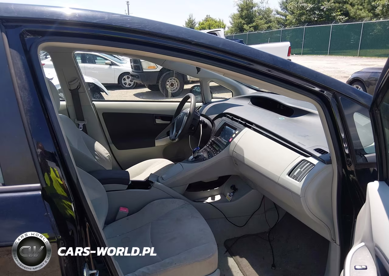 2011 Toyota Prius Two VIN:JTDKN3DU8B5354508 - 5