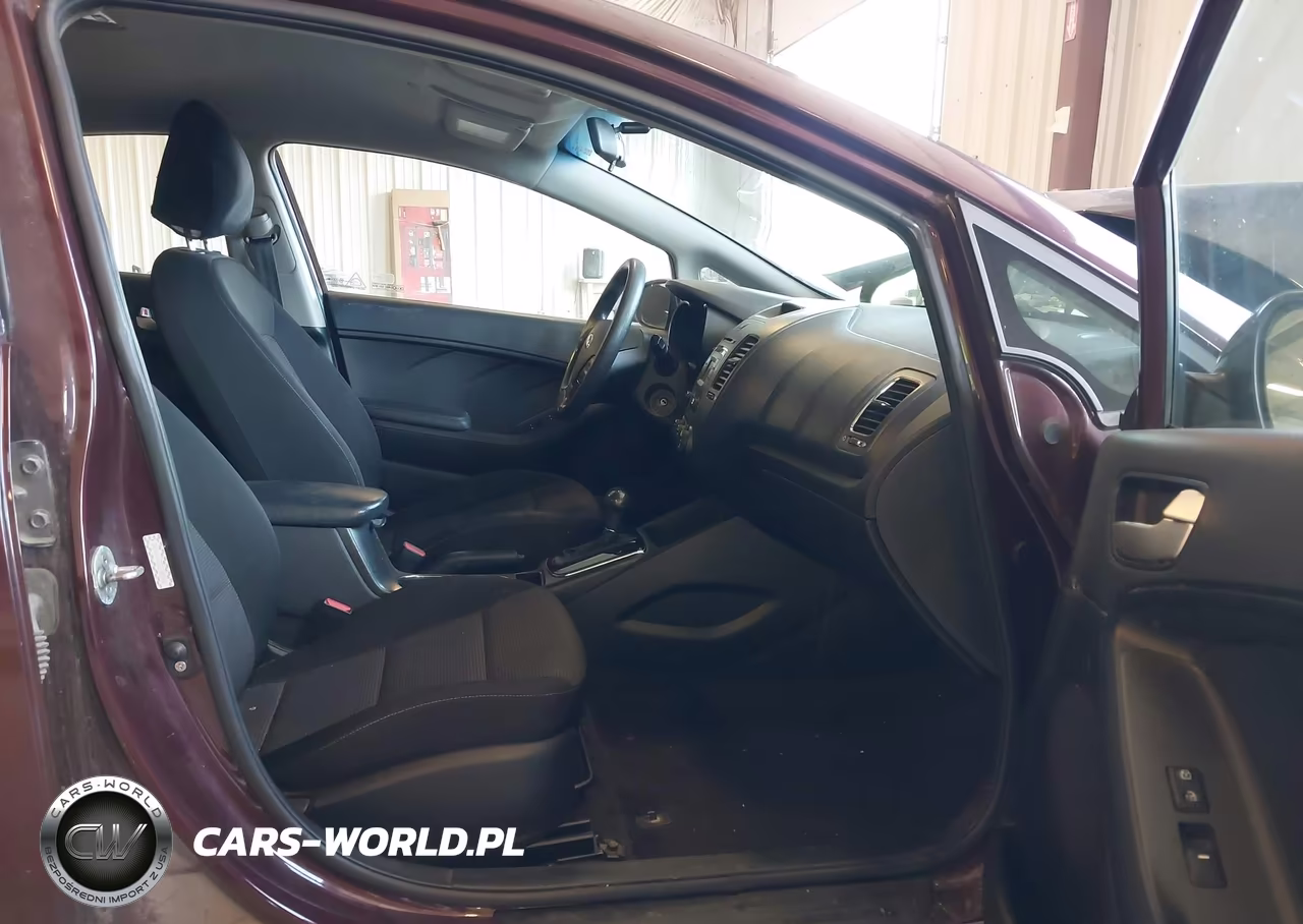 2017 Kia Forte Lx VIN:3KPFK4A72HE063028 - 5