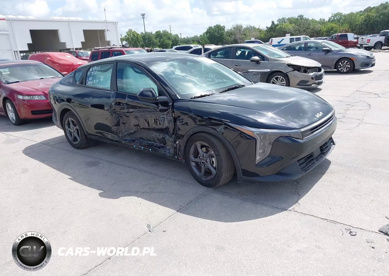 2025 Kia K4 Lxs – zdjęcie 1 z 16