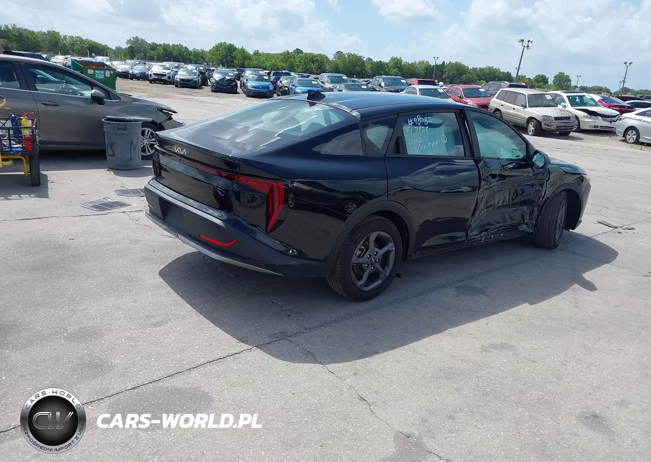 2025 Kia K4 Lxs VIN:3KPFT4DE4SE066530 - 4