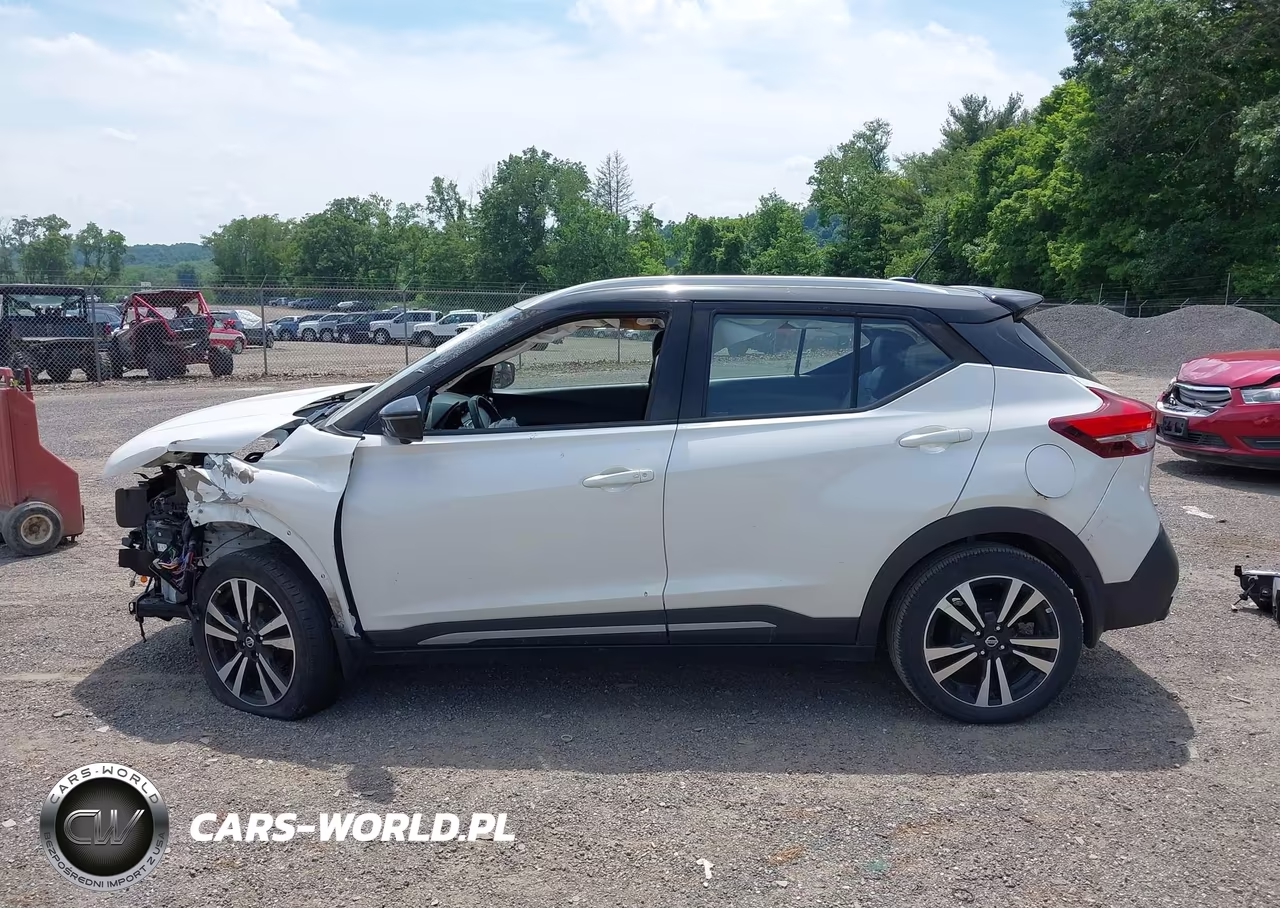 2019 Nissan Kicks Sr VIN:3N1CP5CU9KL563707 - 15