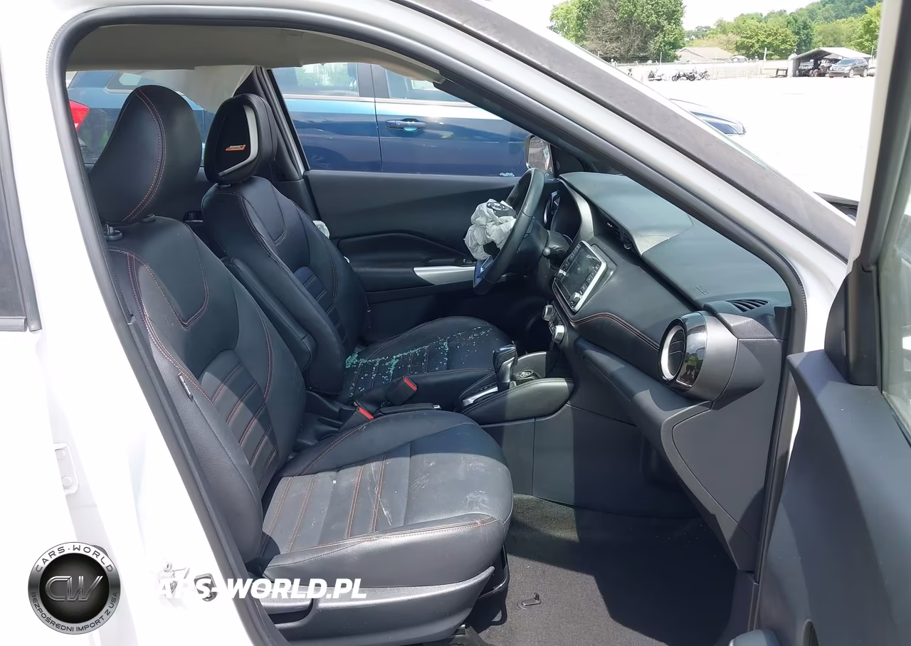 2019 Nissan Kicks Sr VIN:3N1CP5CU9KL563707 - 5