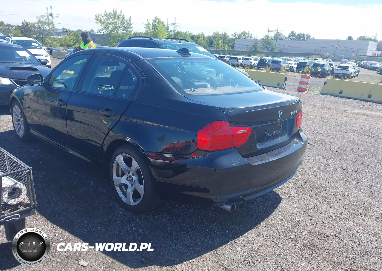 2011 BMW 328I xDrive VIN:WBAPK5G55BNN26506 - 3