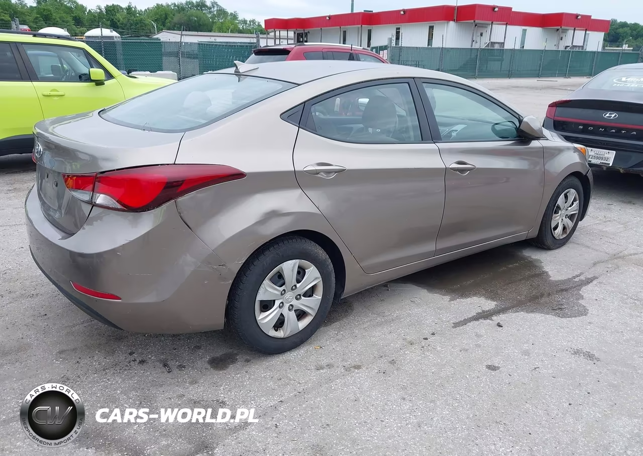2016 Hyundai Elantra Se VIN:5NPDH4AE9GH700026 - 4