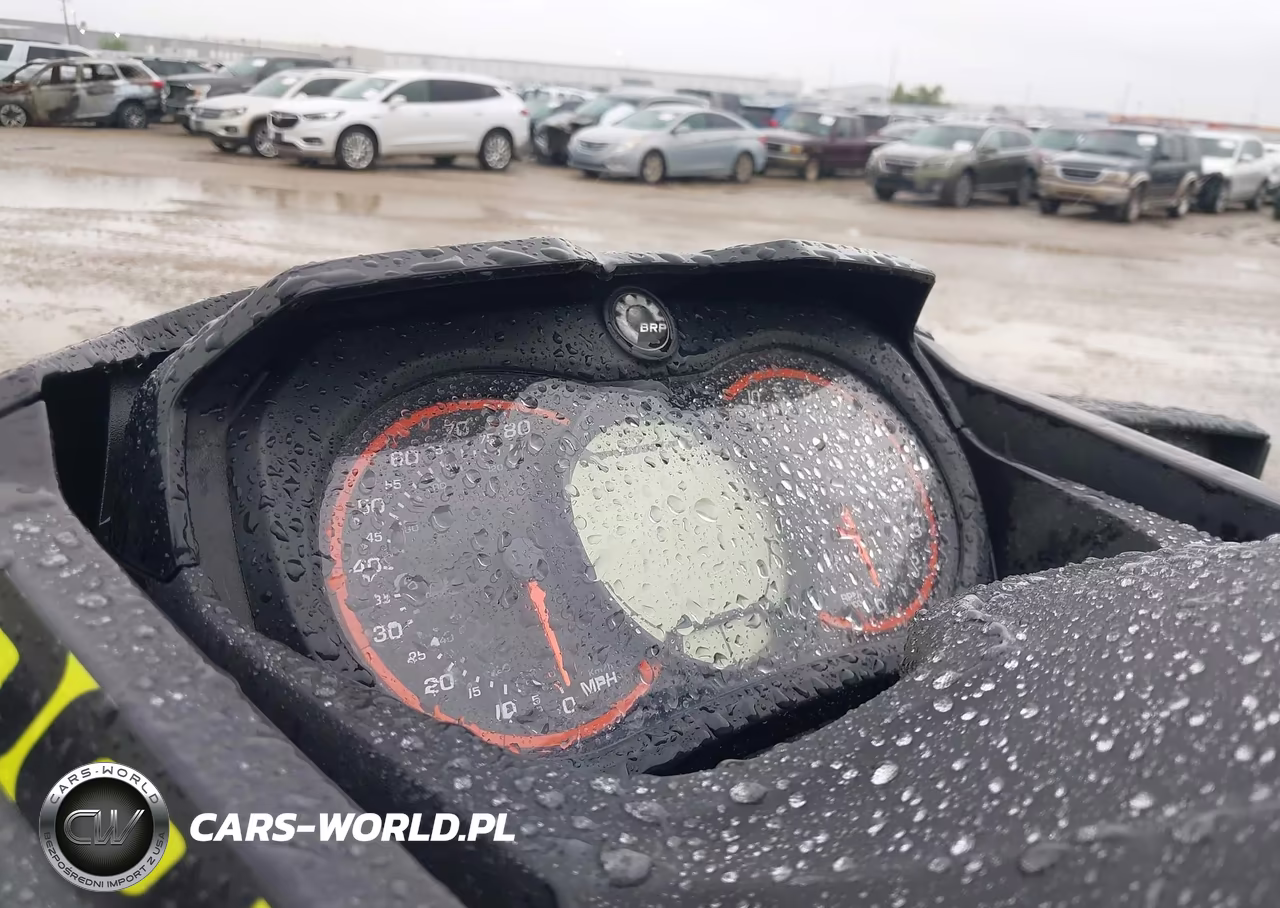 2018 Seadoo Bombardier VIN:00000YDV11887C818 - 7