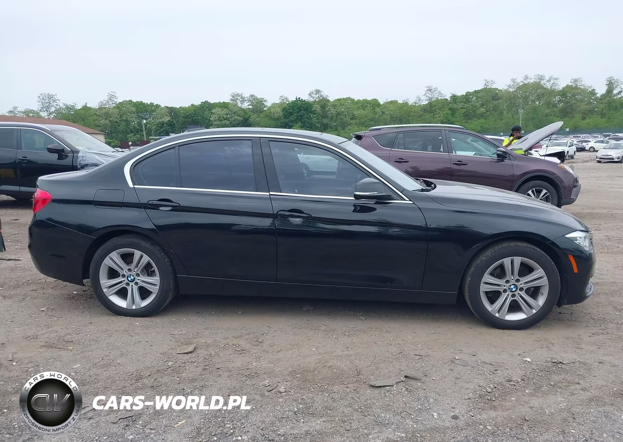 2018 BMW 330I xDrive VIN:WBA8D9C57JEM33626 - 13