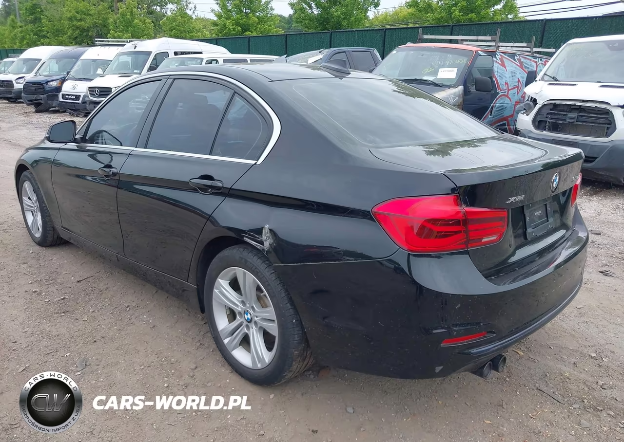 2018 BMW 330I xDrive VIN:WBA8D9C57JEM33626 - 3