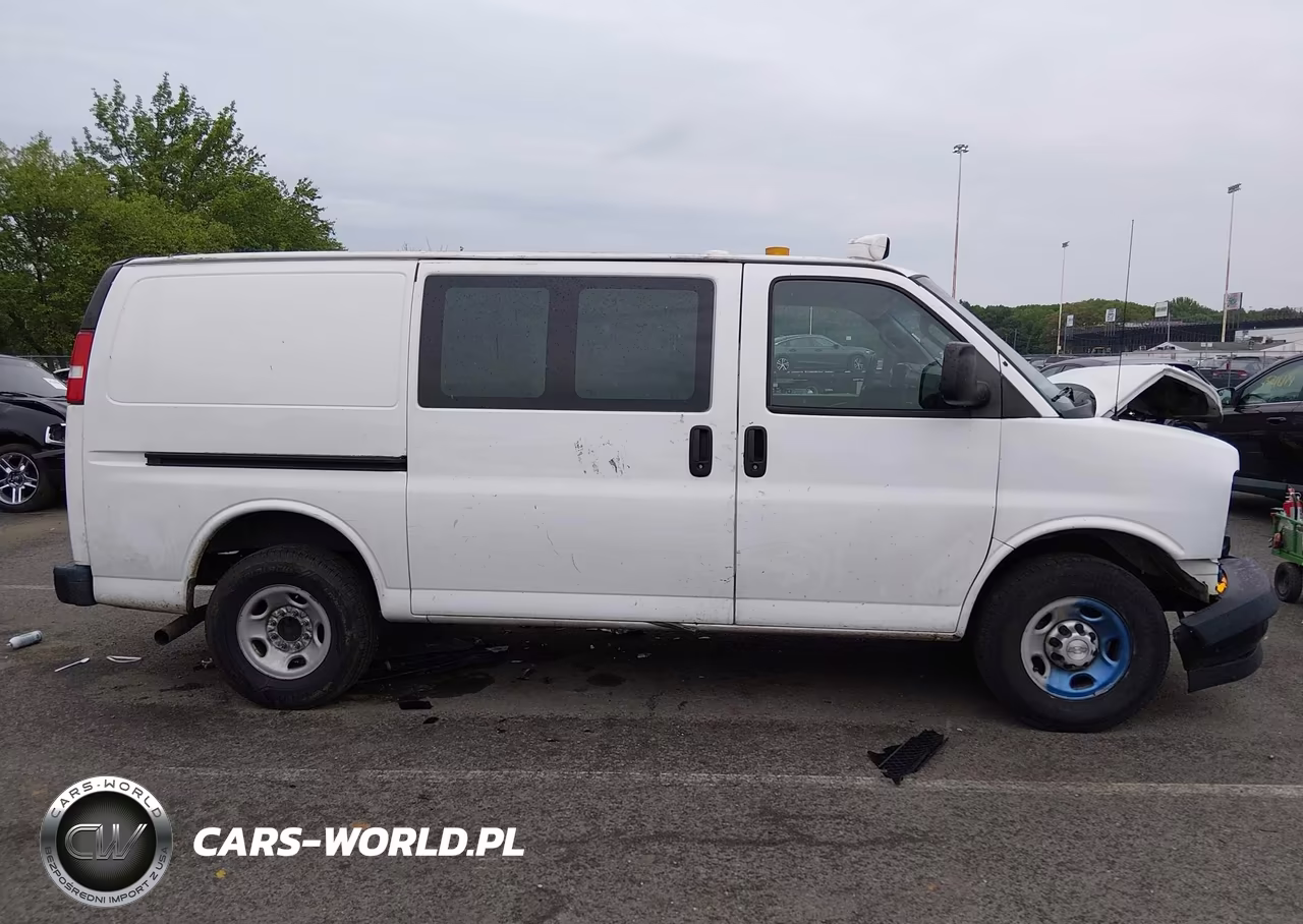 2017 Chevrolet Express 2500 Work Van VIN:1GCWGAFFXH1339068 - 12