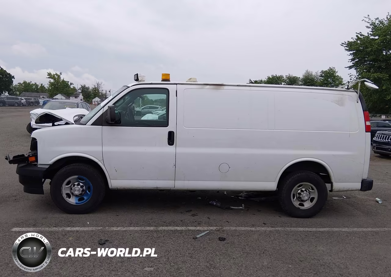 2017 Chevrolet Express 2500 Work Van VIN:1GCWGAFFXH1339068 - 13
