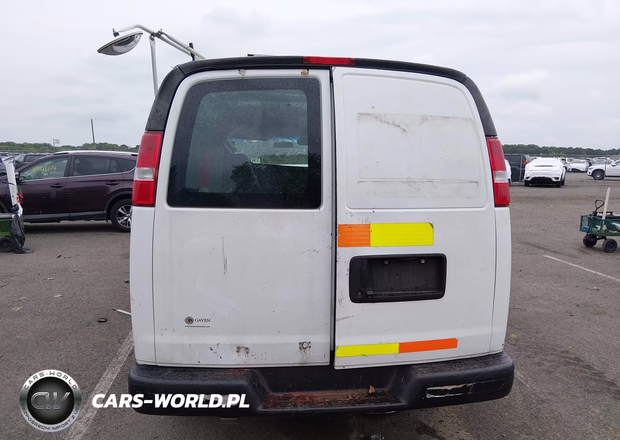 2017 Chevrolet Express 2500 Work Van VIN:1GCWGAFFXH1339068 - 15