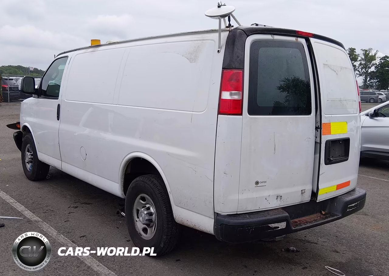 2017 Chevrolet Express 2500 Work Van VIN:1GCWGAFFXH1339068 - 3